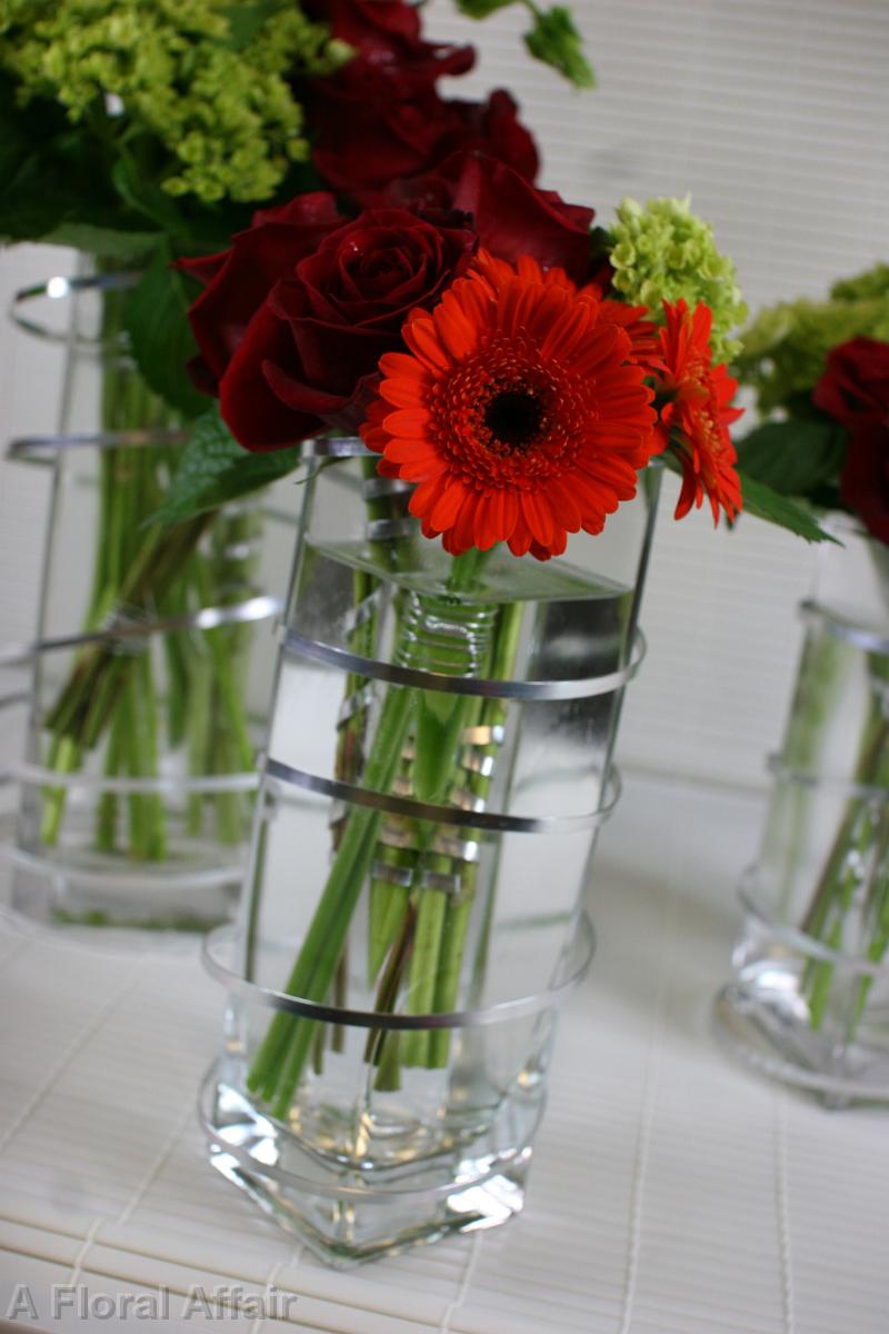 RF0034-Red and Green Low Fun Centerpiece