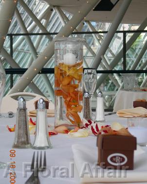 RF0778-Contemporary Orange Centerpiece in Water with Candle