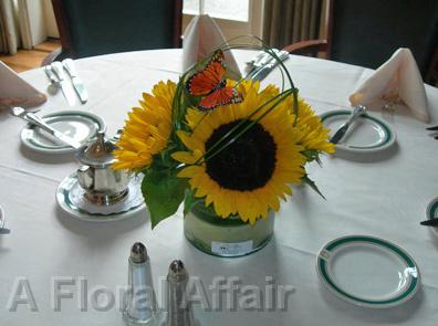 RF0853-Summer Fun, Yellow Sunflower, Green and Orange Centerpiece