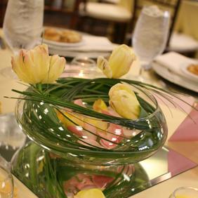 RF0377-Blush Pink and Pale Yellow Stylish Simple Spring Tulip Centerpiece