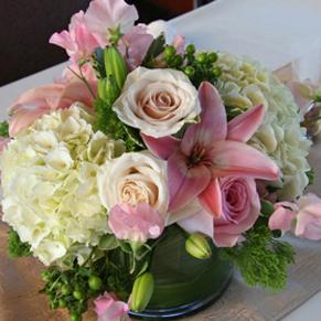 RF0400-Romantic Pink and White Centerpiece