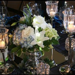 RF0421-Low Elegant Blue and White Centerpiece