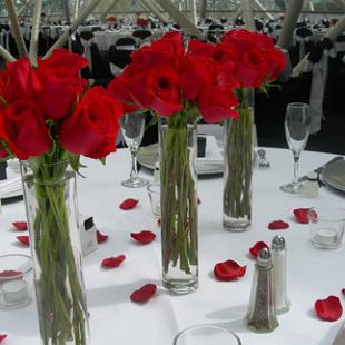 RF0918- Simple, Sophisticated, Red Centerpiece