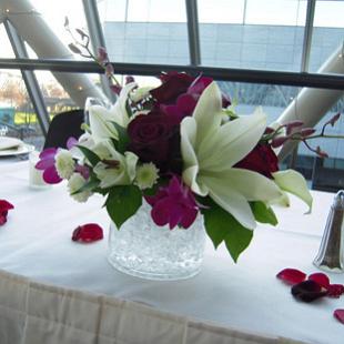 RF0969-Contemporary, Red, White, and Plum Centerpiece