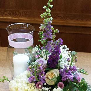 RF1120-Romantice Purple and White Candle Centerpiece