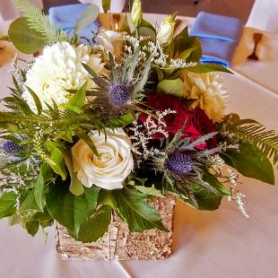 RF1478-Natural Woodland Box Centerpiece in White, Blue and Burgundy