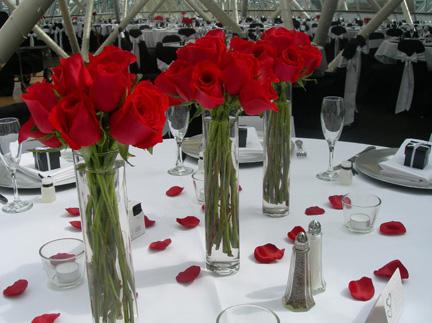 RF0918- Simple, Sophisticated, Red Centerpiece