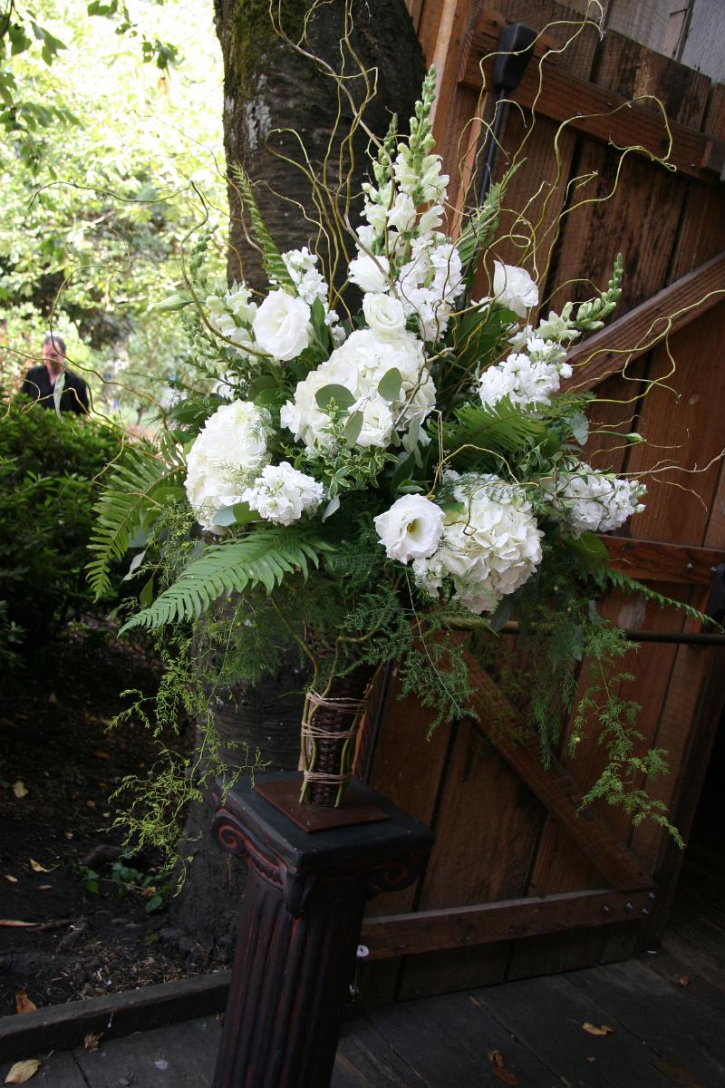 RF1098-White and Green, Woodland Rustic Tall Centerpiece