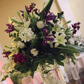 RF1022-Purple and White Contemporaty and Elegant Tall Centerpiece