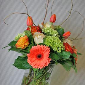 RF1032-Coral and Green Simple Garden Tall Centerpiece