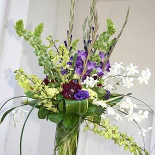 RF1096-Purple, Green and White, Stylish and Elegant Tall Centerpiece