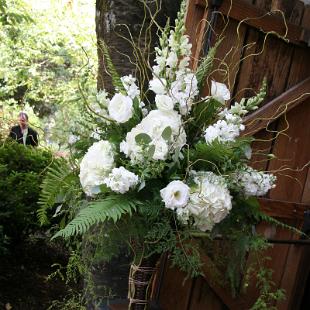 RF1098-White and Green, Woodland Rustic Tall Centerpiece