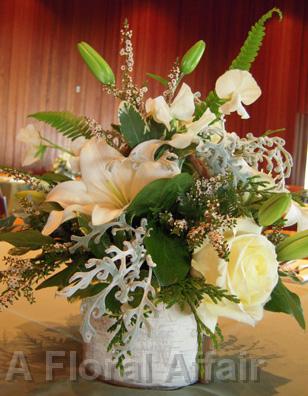 RF0926-Country Chic, White and Green Centerpiece