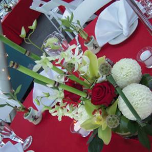 RF0957-Contemporary, Asian, Red, White and Green Centerpiece