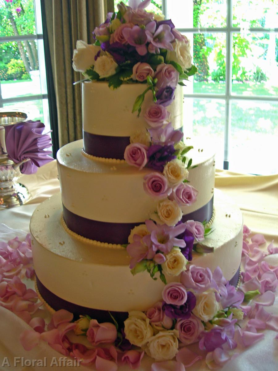 CA0055-Romantic Lavender and Ivory Cake Floral