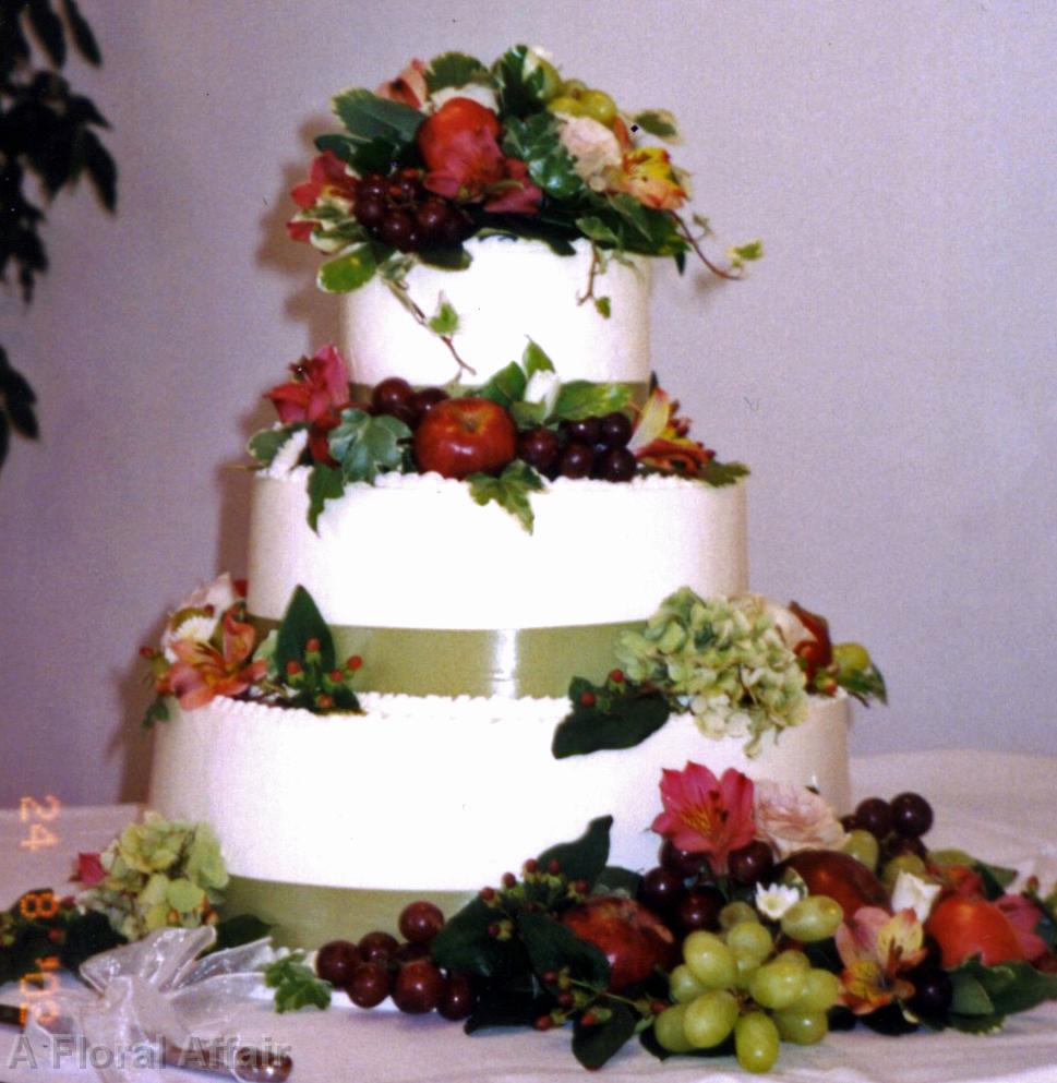 CA0102-Fruit and Flowers Wedding Cake