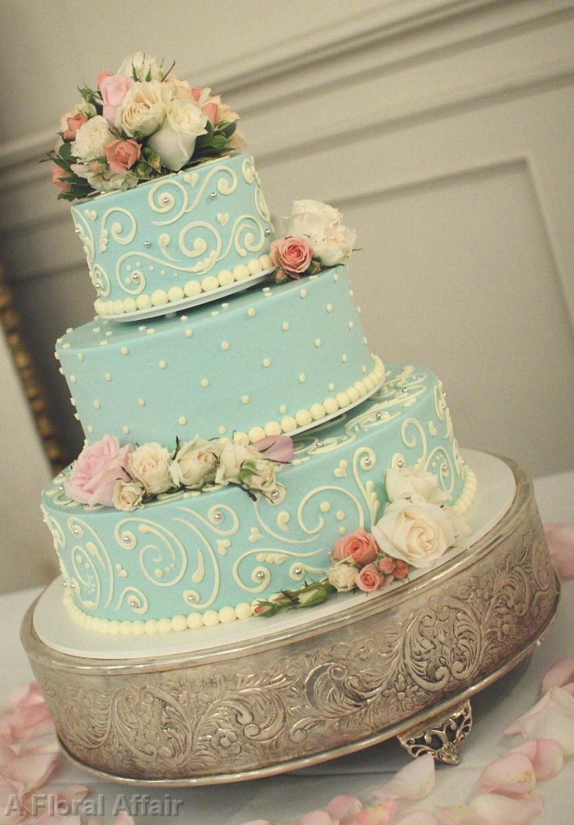 CA0123-Romantic, Blush and Ivory Cake Floral. Beaverton Bakery CakeJPG