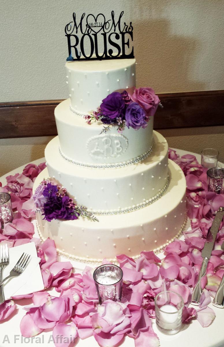 CA0148-Wedding Cake with Plum Flowers