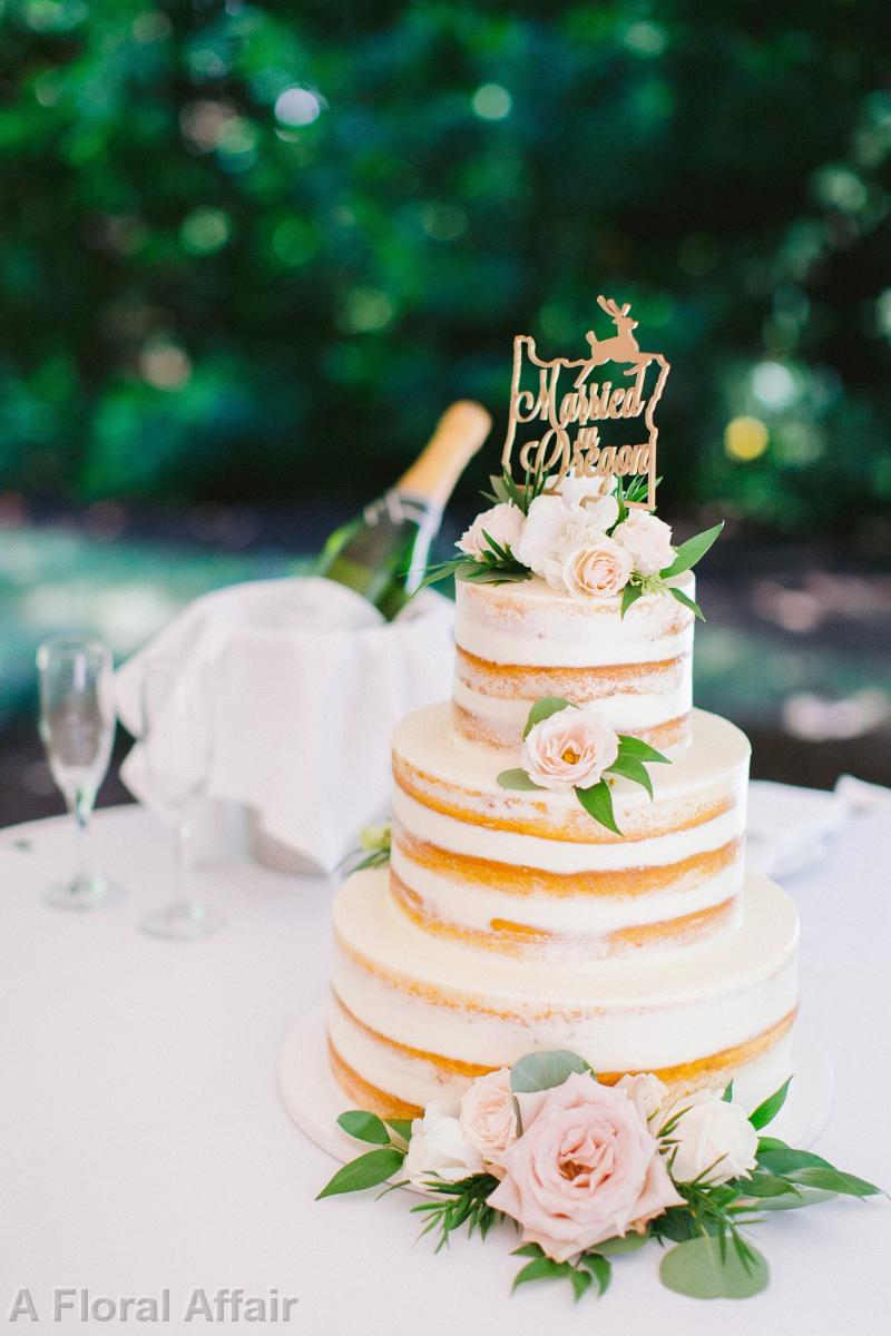 CA0204-Naked Cake with Soft Pink and White Blooms