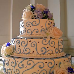 CA0054-Blues and Ivory Floral Decorated Wedding Cake