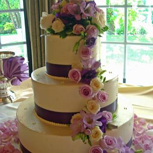 CA0055-Romantic Lavender and Ivory Cake Floral