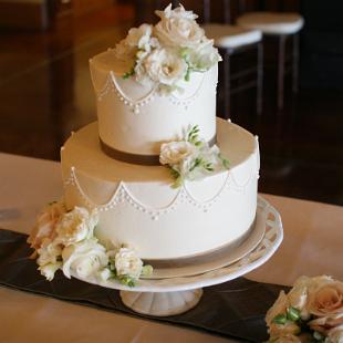 CA0110-Antique White Cake Floral
