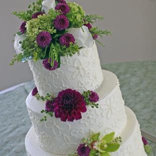 CA0119-Garden Greens and Plum Wedding Cake Flowers