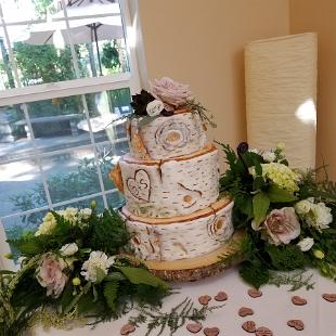 CA0176-Birch Log Wedding Cake