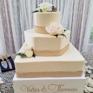CA0184-Simple White Cake Floral Accents