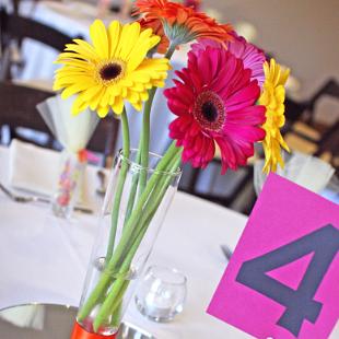 RF0483-Bright Gerbera Daisy Centerpiece