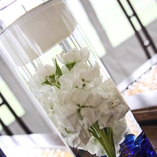 RF0537-White and Blue Cylinder Vase Centerpiece