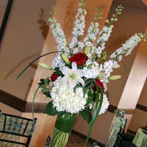 RF1037-Red and White Sophisticated Romantic Tall Centerpiece