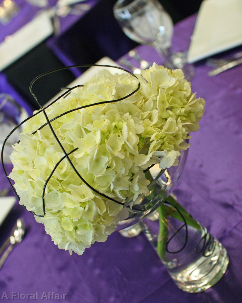 RF0494- Modern Black and White Centerpiece