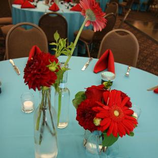 RF0575-Red and Turquoise Centerpiece