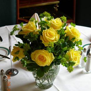 RF0769-Classic Garden, Yellow and Green Centerpiece