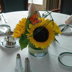 RF0853-Summer Fun, Yellow Sunflower, Green and Orange Centerpiece