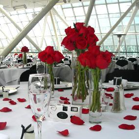 RF0917-Simple, Elegant, Red Centerpiece