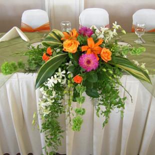 RF0944-Tropical, Orange, Pink, White, and Grren Head Table Centerpiece