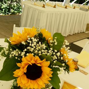 RF1213-Sunflower and Baby's Breath Centerpiece edited-1