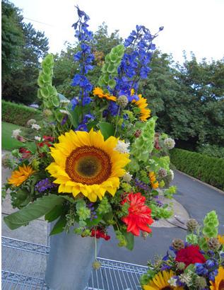 RF0956-Colbalt Blue, Yellow, Red, Purple and Green Summer Fun Tall Centerpiece