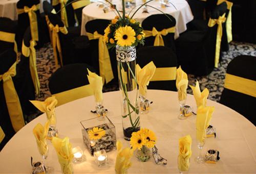 RF1014-Yellow Gerbera Daisy Elegant and Fun Tall Centerpiece