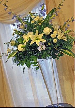 RF1024-Blue and White Traditional and Classy Tall Centerpiece