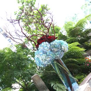 RF1082-Red and Light Blue, Modern and Stylish Tall Centerpieces
