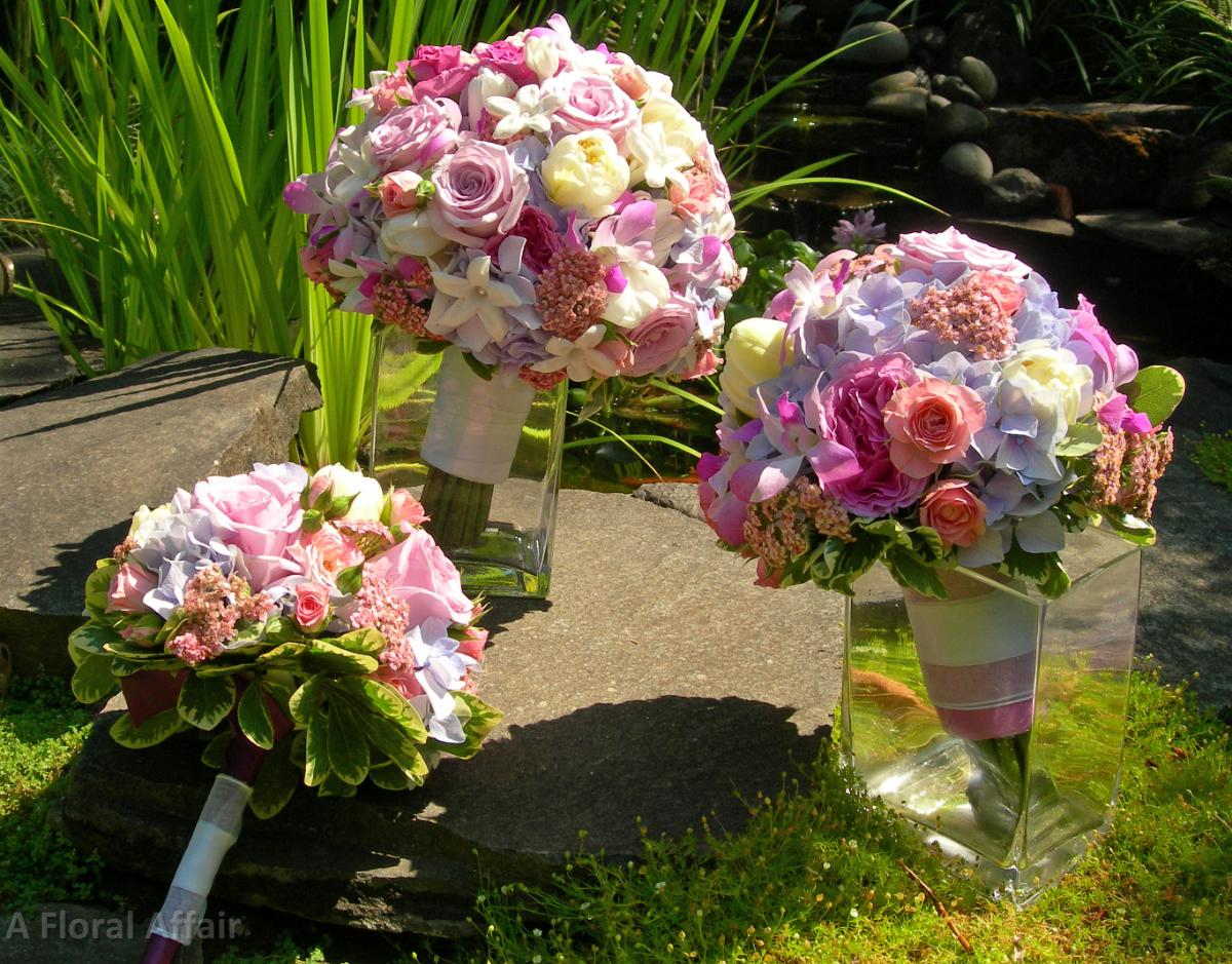 BB0115-Round Spring Bouquets