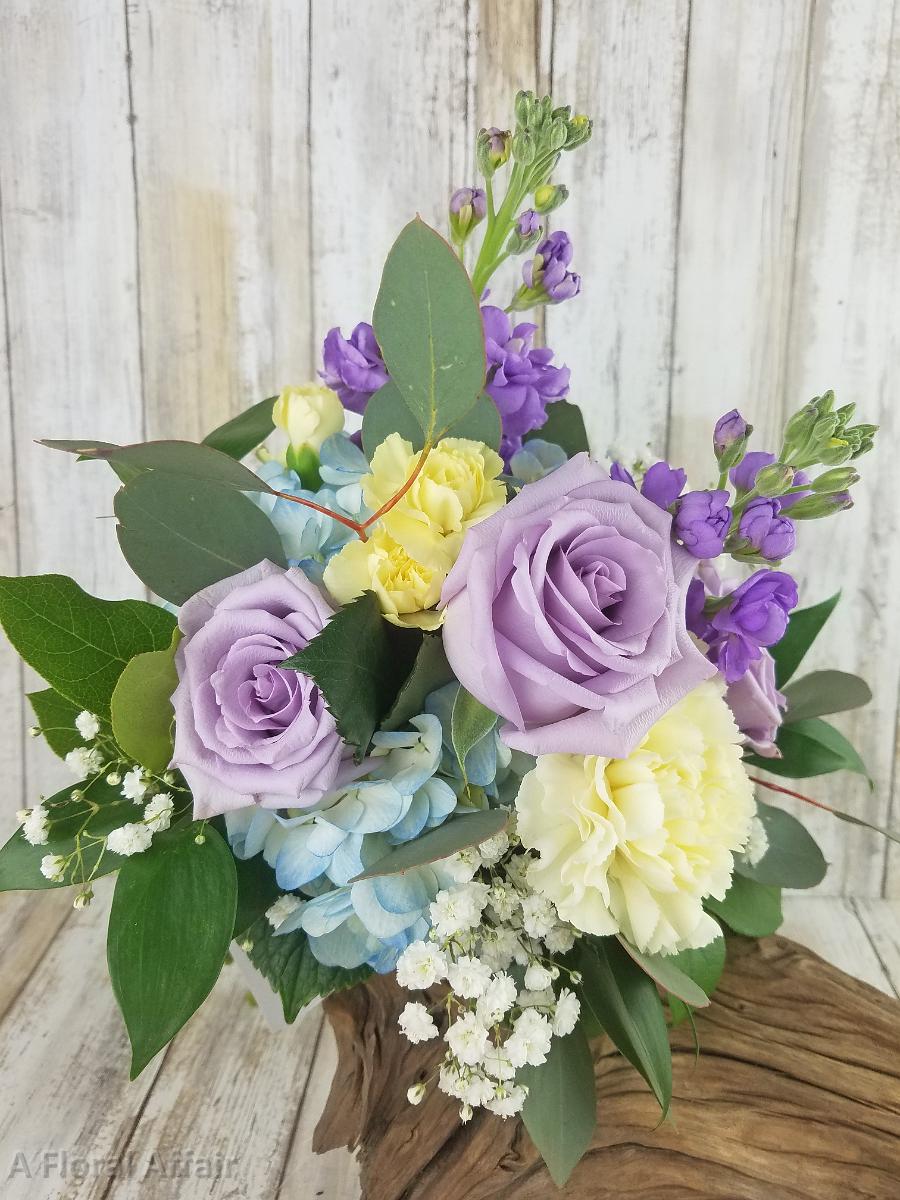 BB1468-Lavender and Powder Blue Bridesmaids Bouquet
