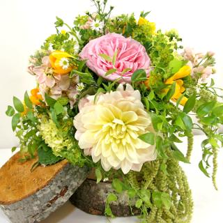 BB0883-Natural Soft Garden Bouquet