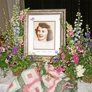 SY0052-Custom Memoral Service Floral  Display