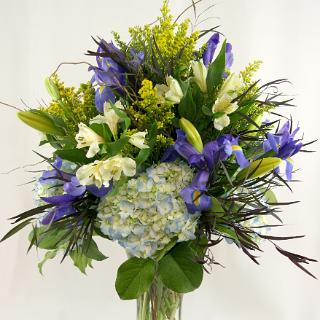 SY0058-Blue and White Sympathy Arrangement