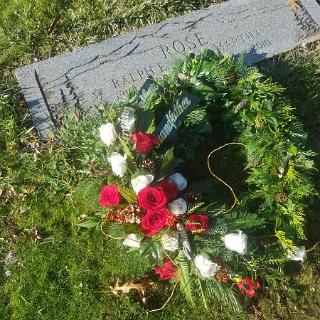 SY0063-Memorial Wreath with Flowers, Red and White Roses