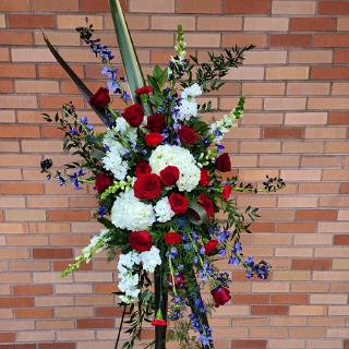 SY0070- Masculine and Modern Funeral Easle Spray Red, White, And Blue